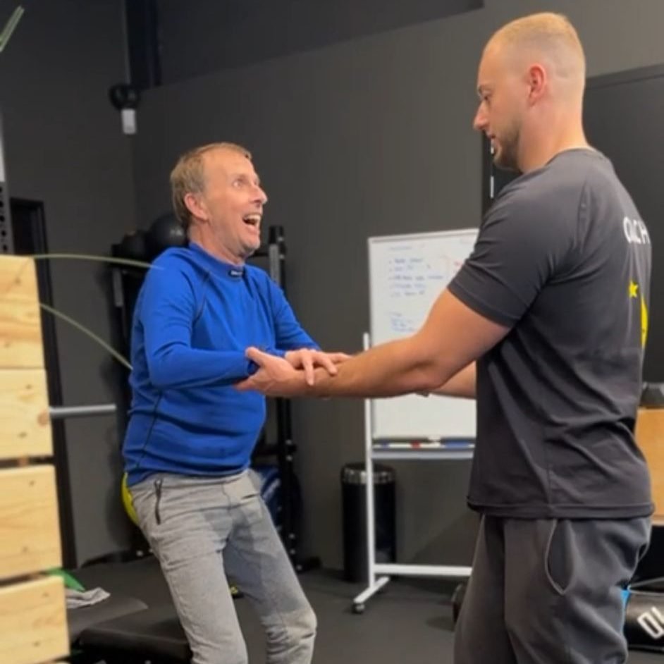 Peter traint bij General Fit in de strijd tegen ALS.